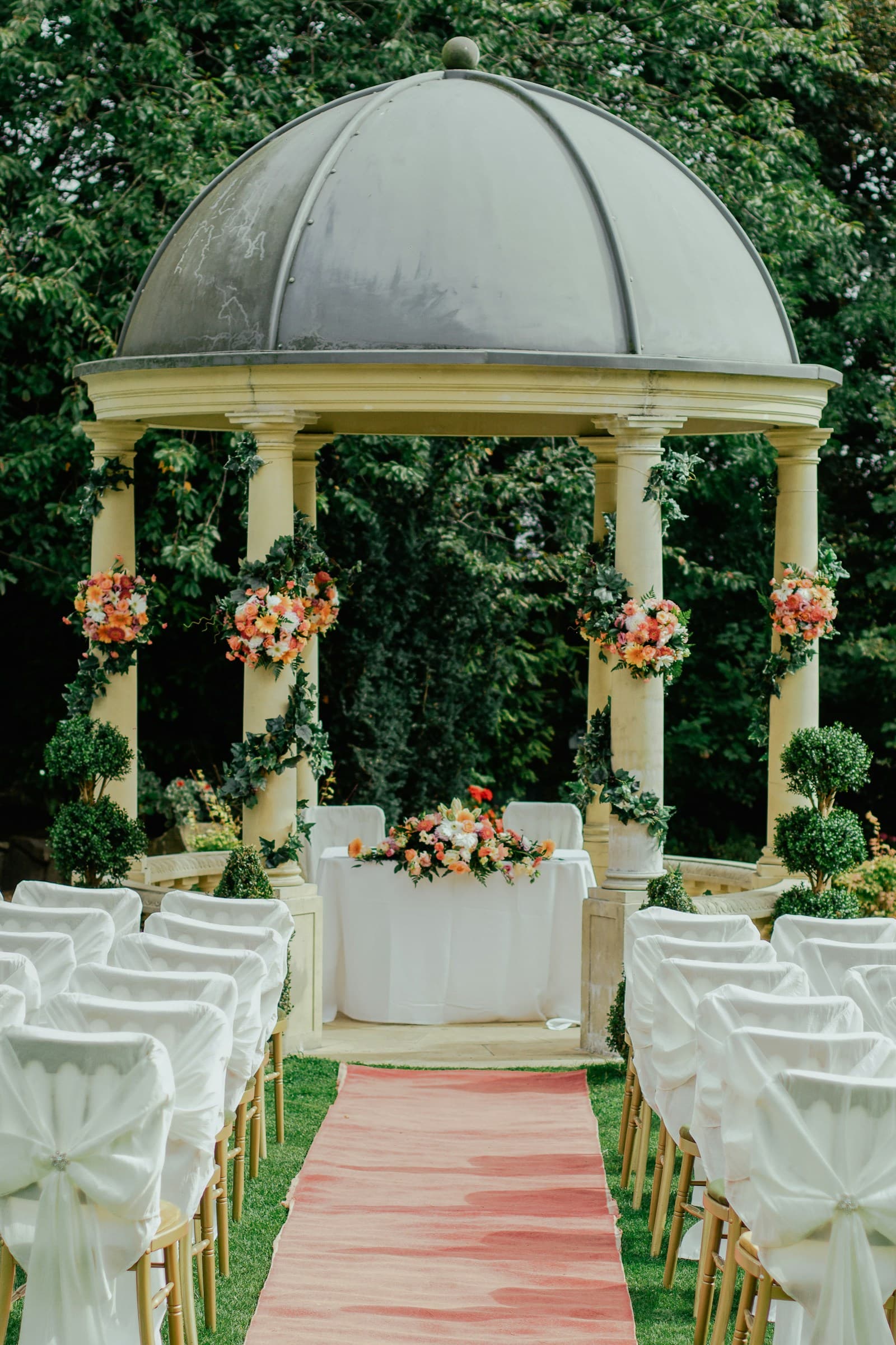 Casamento pequeno e íntimo: preciso mesmo de um website?
